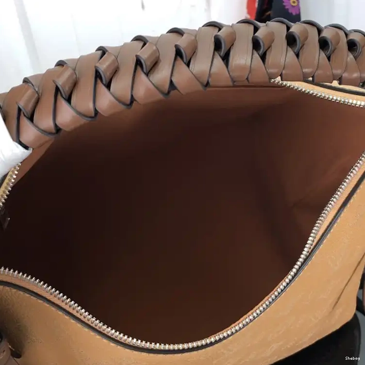 2112HT0005 LV Bag 0611